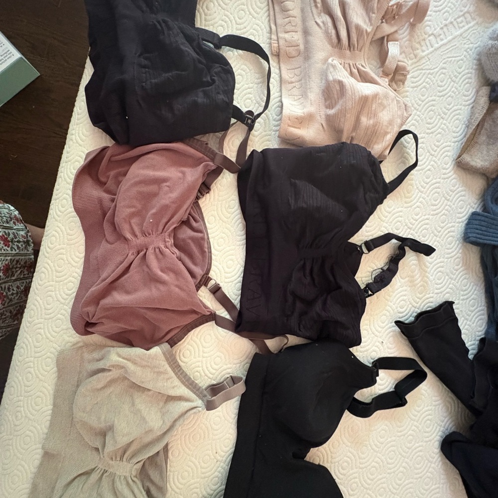 LOT- Kindred Bravely Black and Pink Bras Soft Intimates